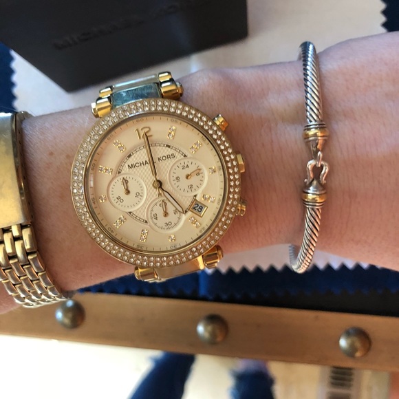 Perfect Micheal Kors gold/ivory chronograph watch